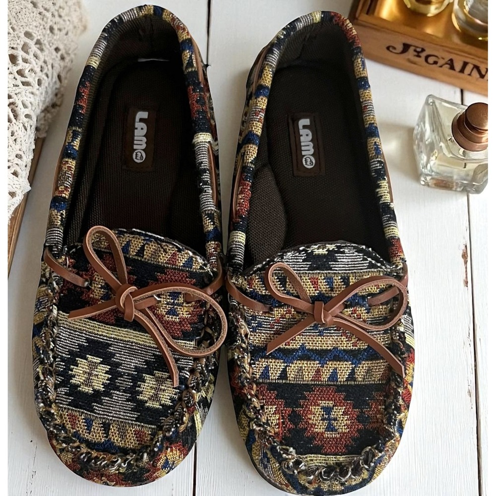 Lamo  Moccasin‎ Tapestry Flats Size 7.5